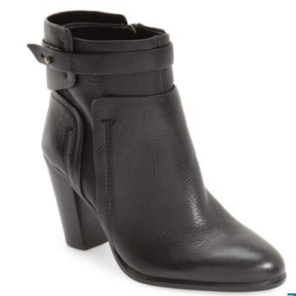 Vince Camuto sz 10 Black Pebble Leather Boots
